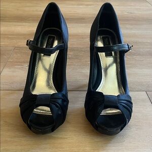 White Hiuse Black Satin Peep Toe Heels